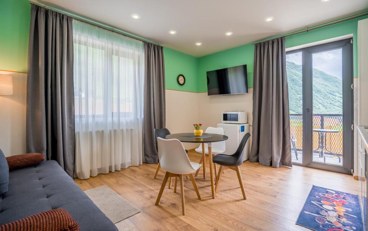 Devdaraki Apartments Kazbegi Bagian luar foto