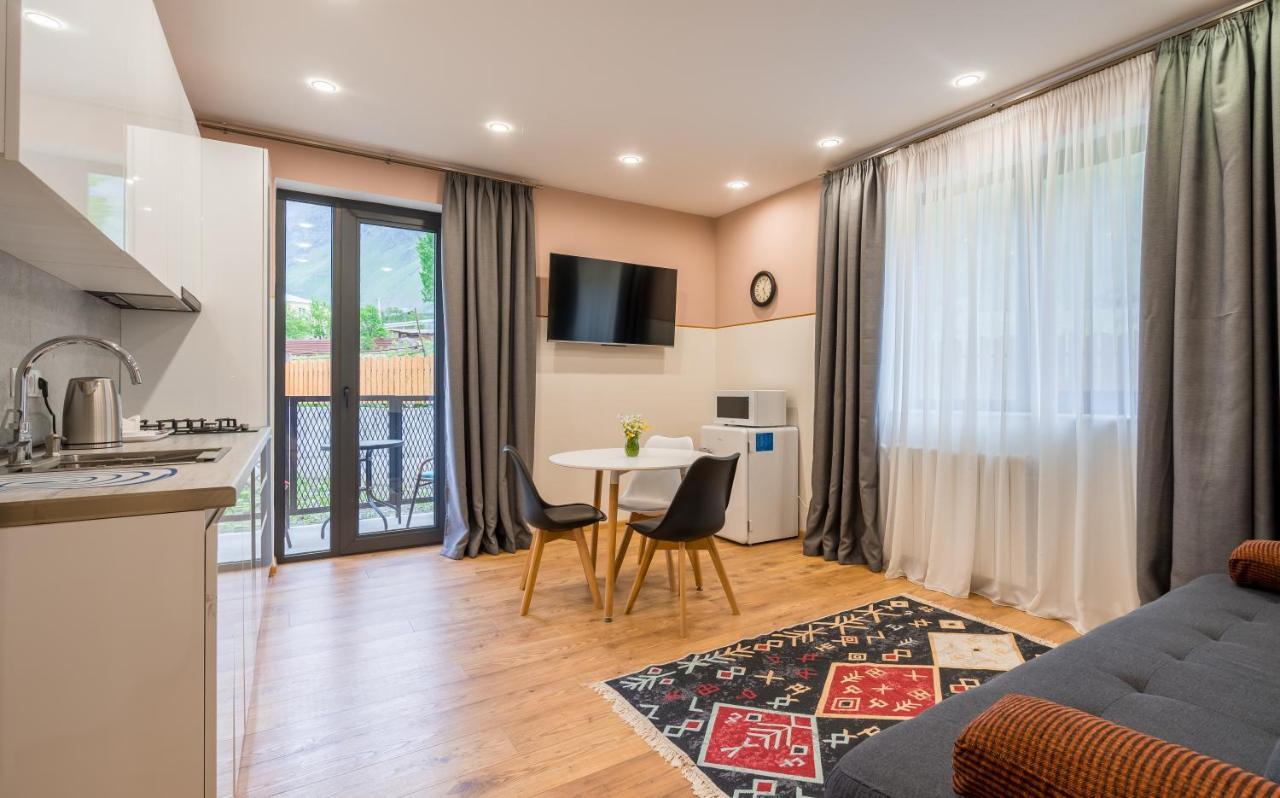 Devdaraki Apartments Kazbegi Bagian luar foto