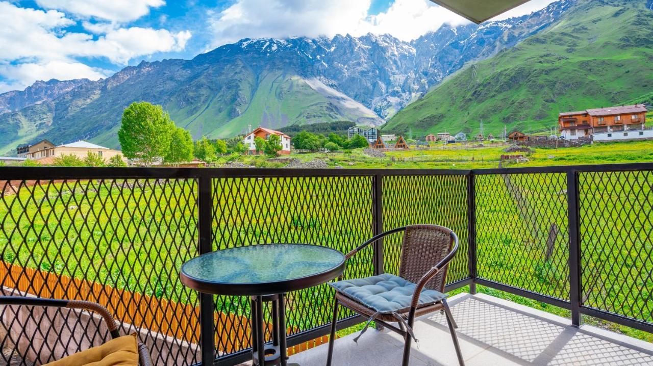 Devdaraki Apartments Kazbegi Bagian luar foto