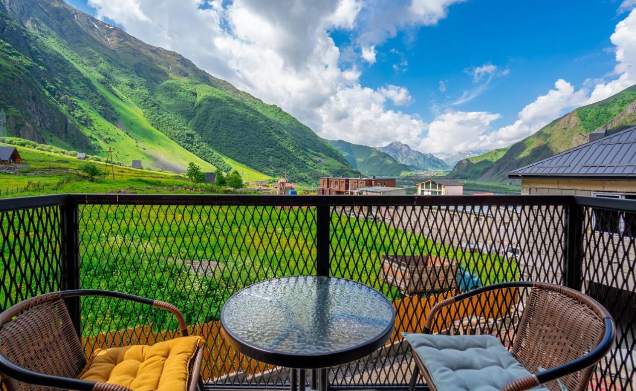 Devdaraki Apartments Kazbegi Bagian luar foto
