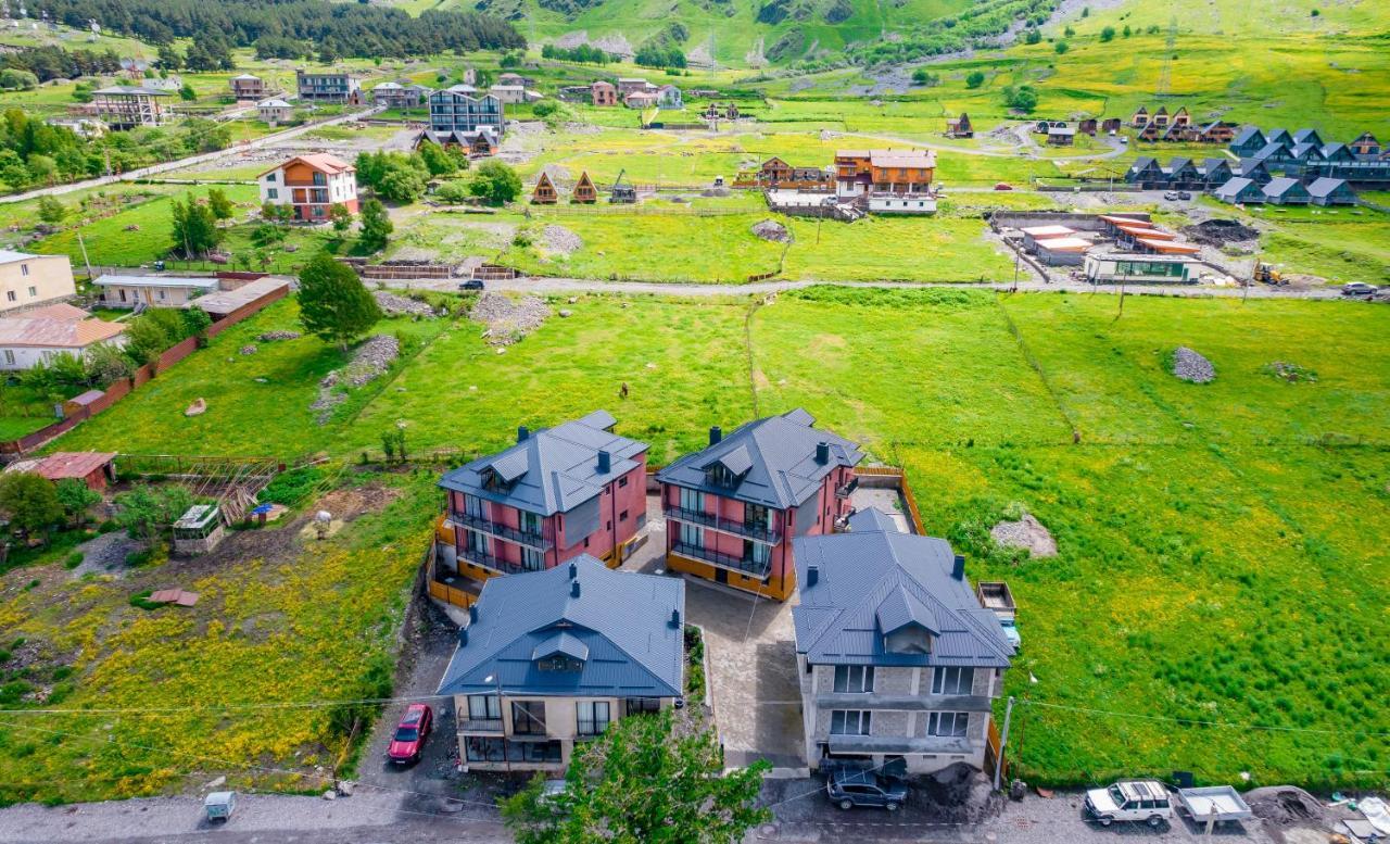 Devdaraki Apartments Kazbegi Bagian luar foto