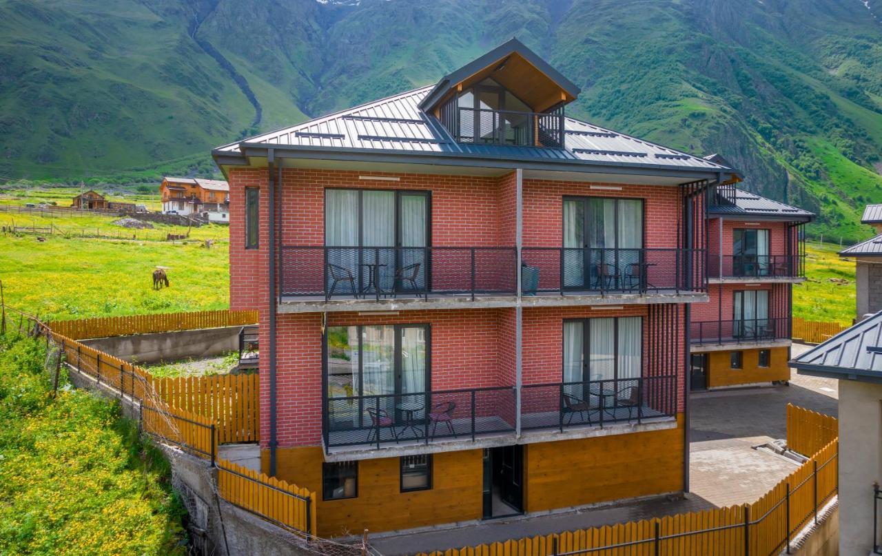 Devdaraki Apartments Kazbegi Bagian luar foto