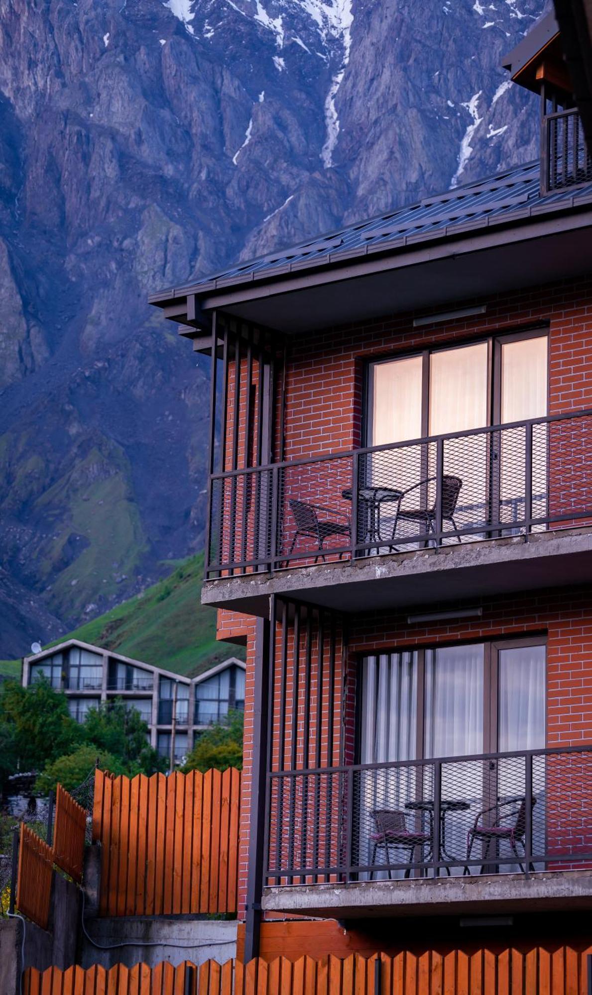 Devdaraki Apartments Kazbegi Bagian luar foto
