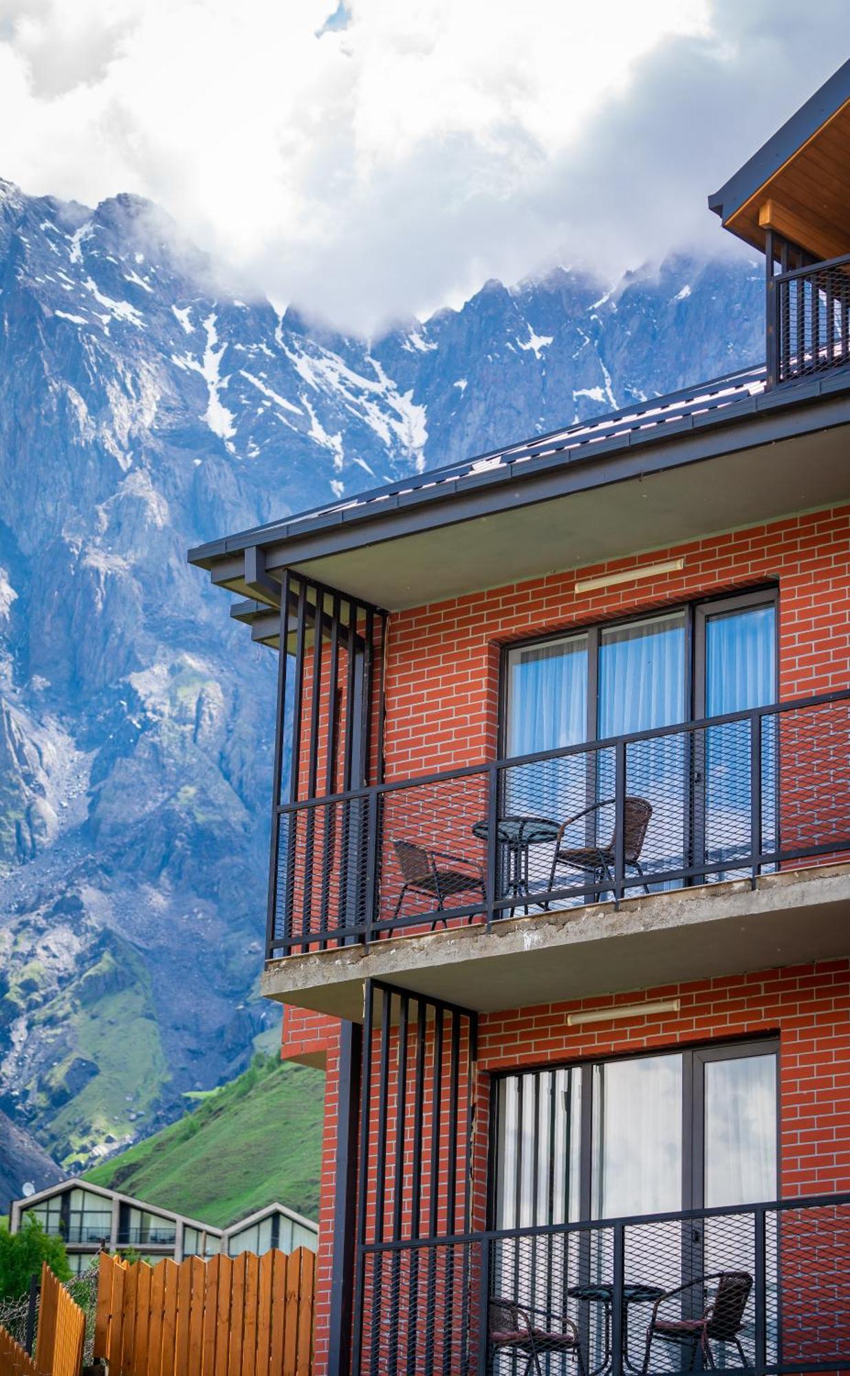 Devdaraki Apartments Kazbegi Bagian luar foto
